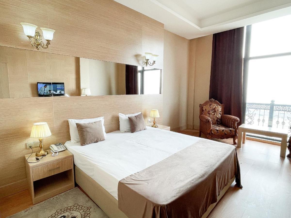 Nobel Hotel Baku Bagian luar foto