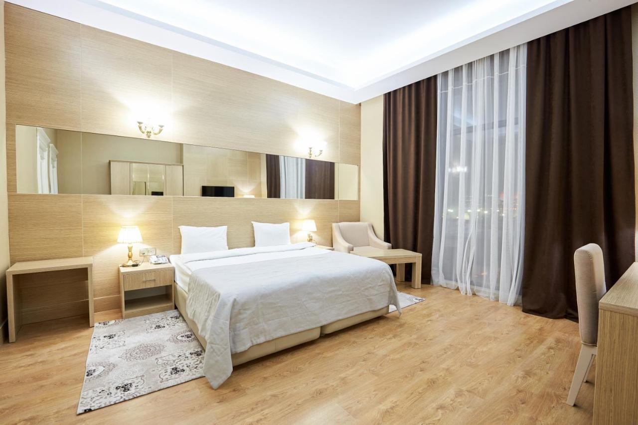Nobel Hotel Baku Bagian luar foto