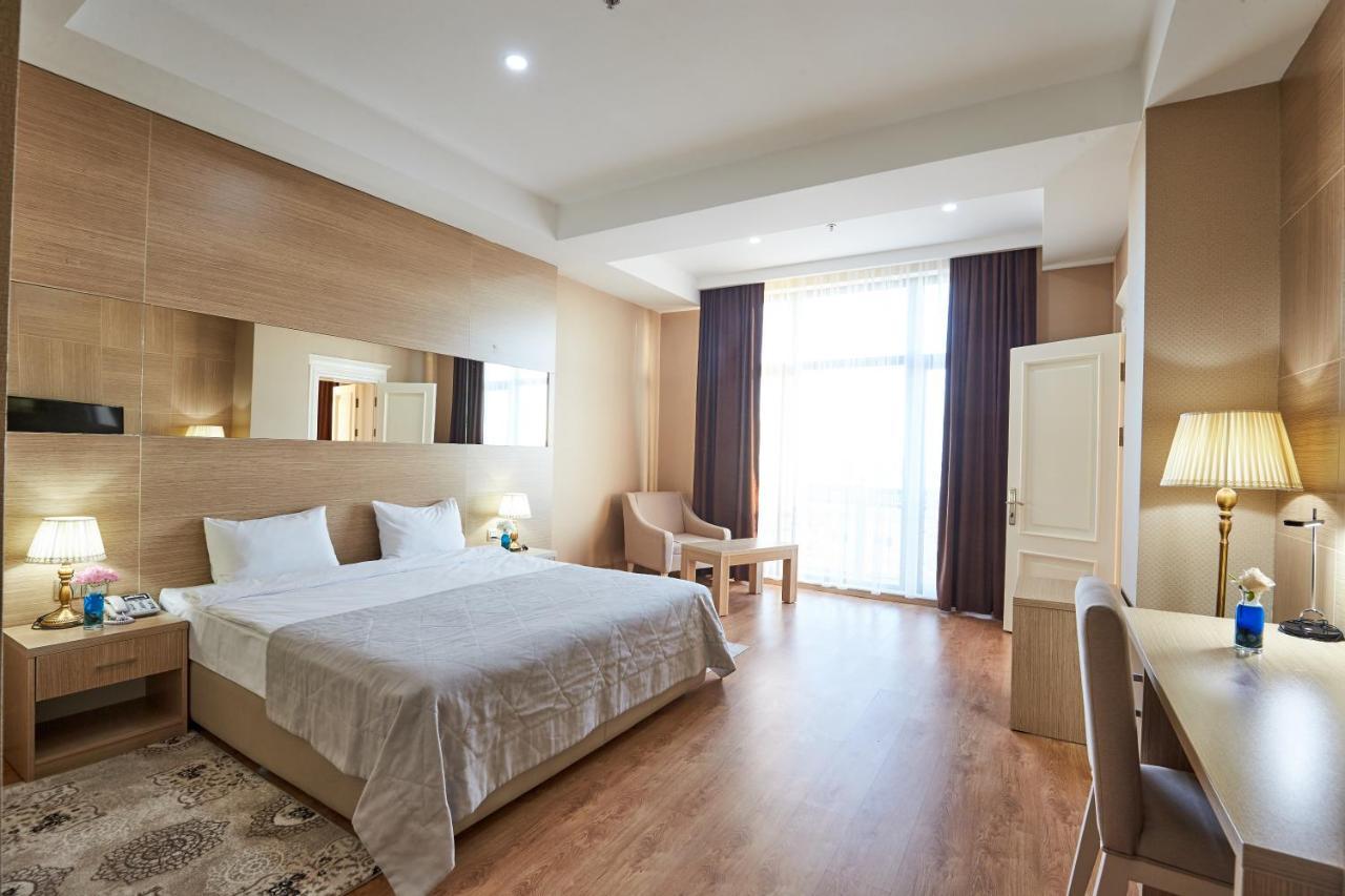 Nobel Hotel Baku Bagian luar foto