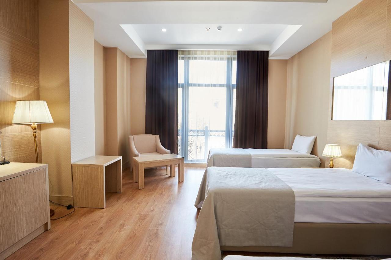 Nobel Hotel Baku Bagian luar foto